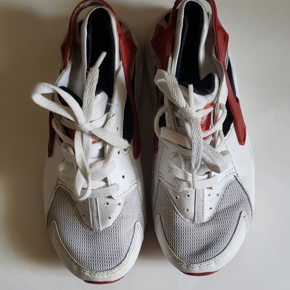 Nike Air Huarache Run GS Kids Youth Size 3Y White Red Sneakers 704949-102